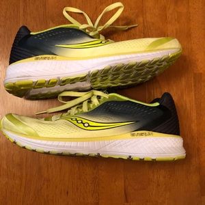 Saucony Breakthrough 4 shoes, size 8.5 women